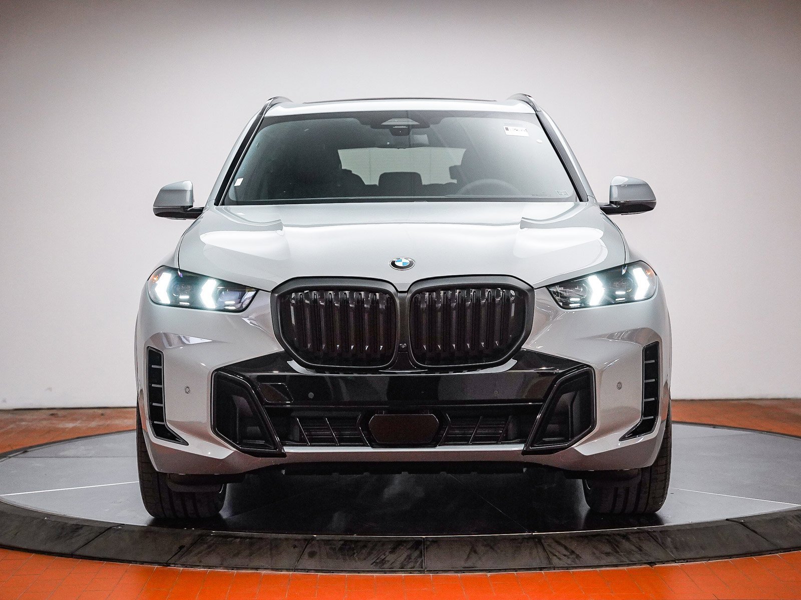 New 2026 BMW X5 xDrive40i w/ M Sport Package image 2