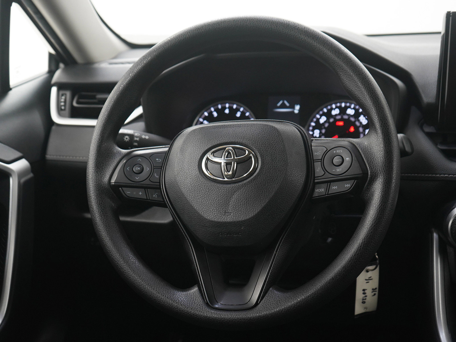 Used 2022 Toyota RAV4 LE image 14