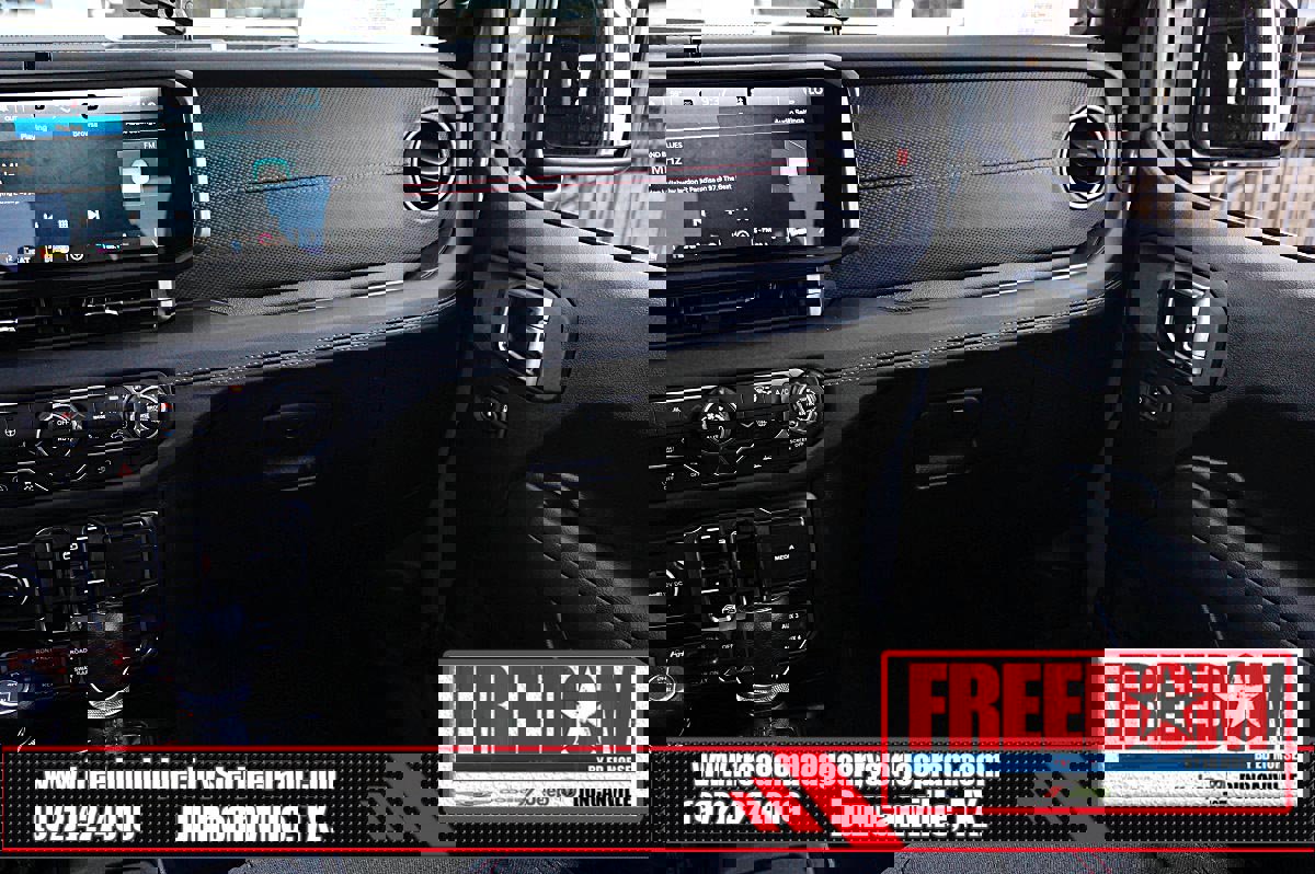 Certified 2025 Jeep Gladiator Rubicon w/ Convenience Group AWD/4WD image 39