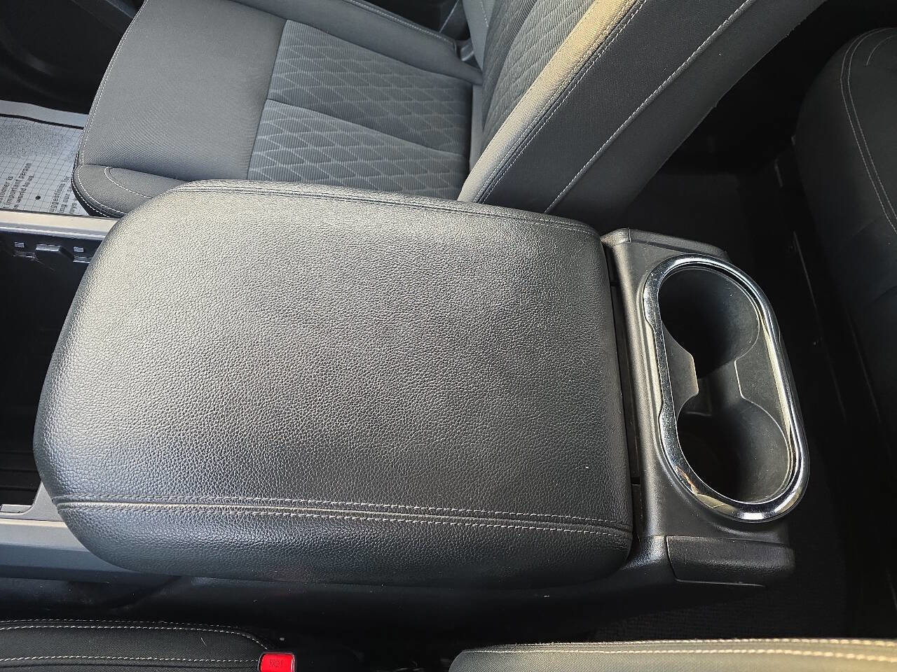 Used 2018 Nissan Titan XD image 41