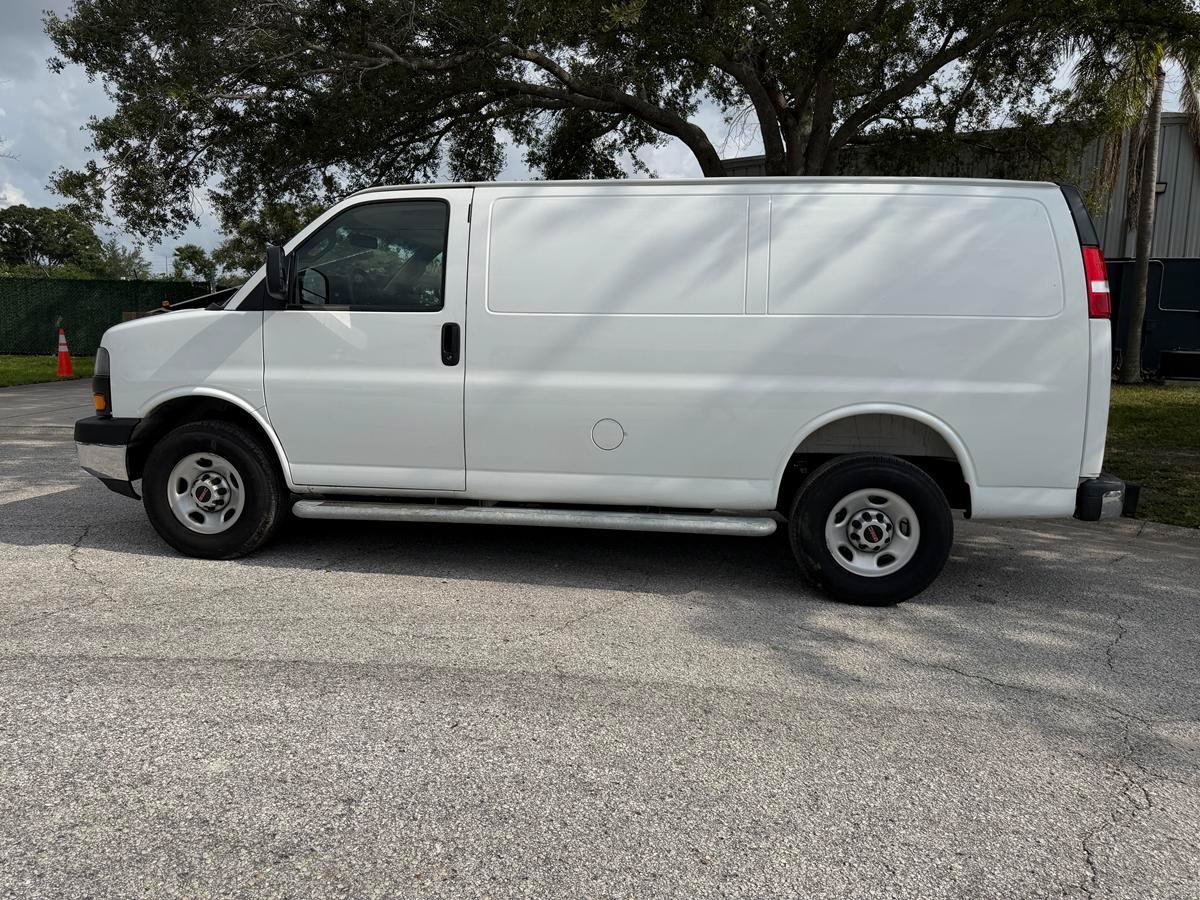 Used 2025 GMC Savana 2500 w/ Driver Convenience Package RWD image 5