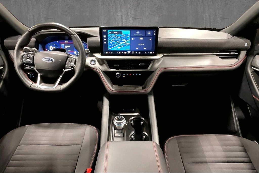Used 2025 Ford Explorer ST-Line w/ ST-Line Street Pack AWD/4WD image 8
