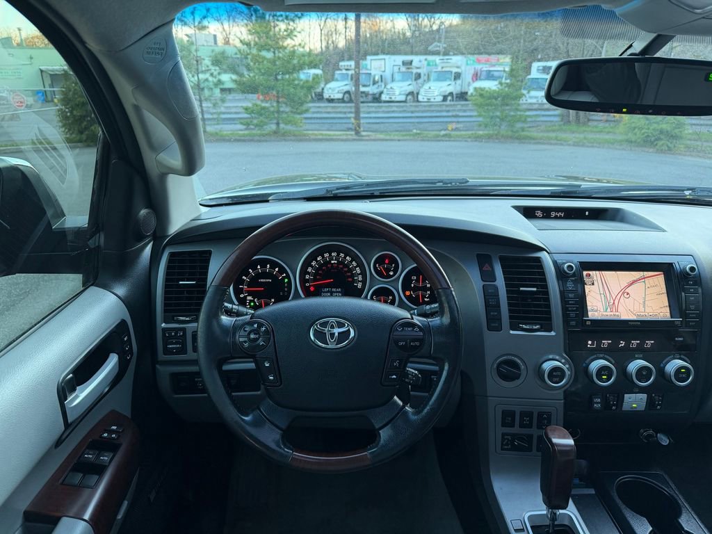 Used 2011 Toyota Sequoia Platinum image 24