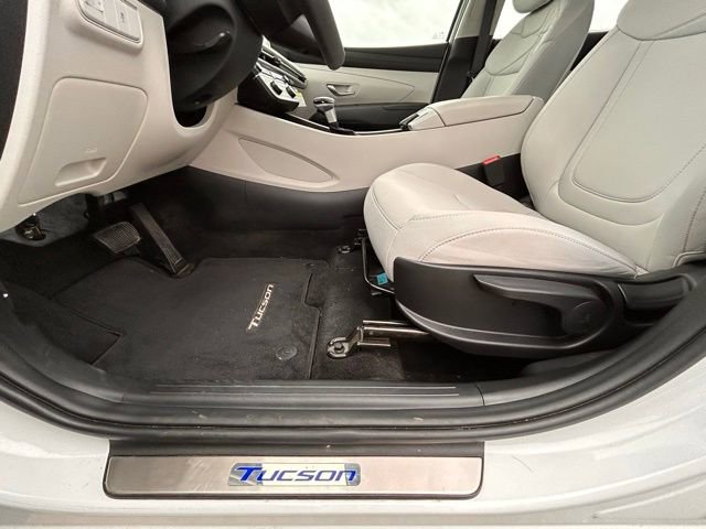 Used 2025 Hyundai Tucson SE image 23