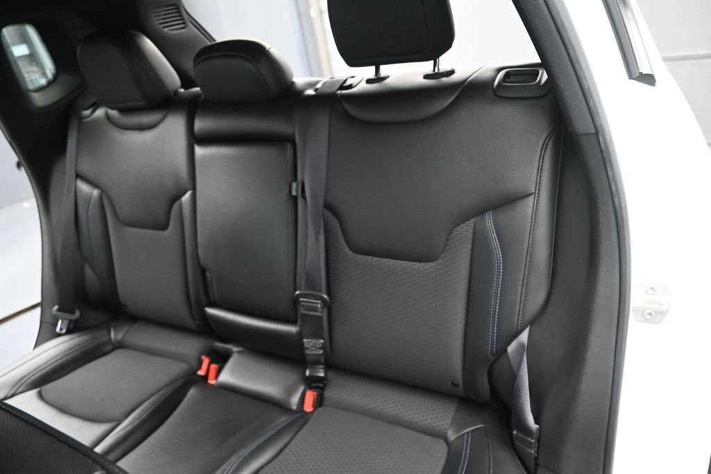 Used 2024 Jeep Compass Latitude AWD/4WD image 16