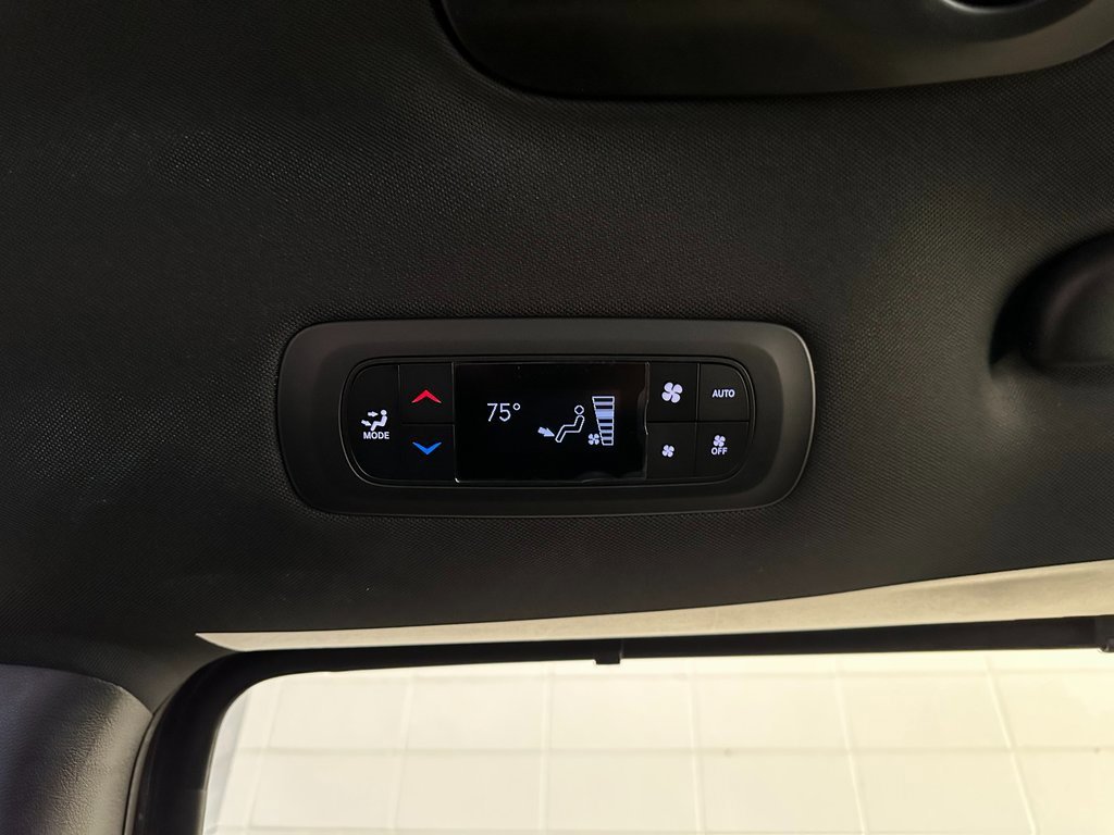 New 2026 Chrysler Pacifica Select w/ S Appearance Package image 39