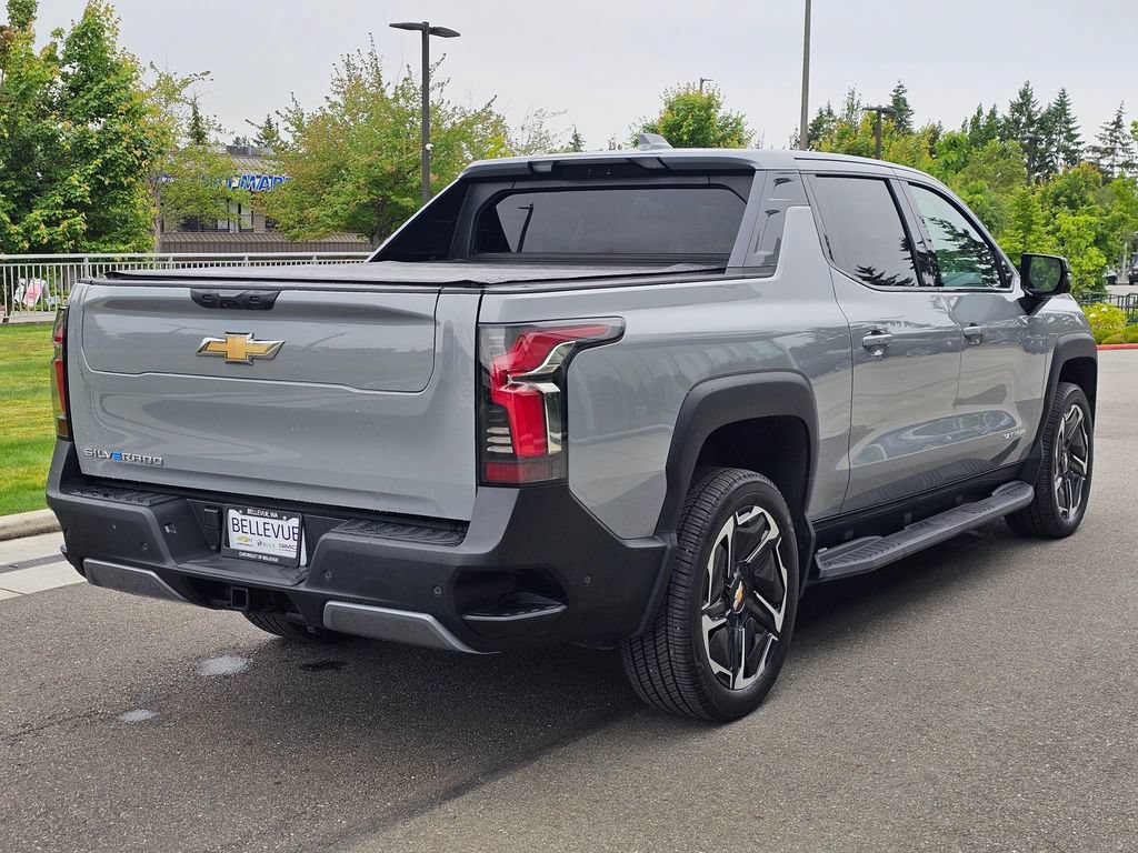 Used 2026 Chevrolet Silverado EV LT AWD/4WD image 5