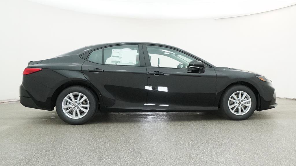 Used 2025 Toyota Camry LE image 26