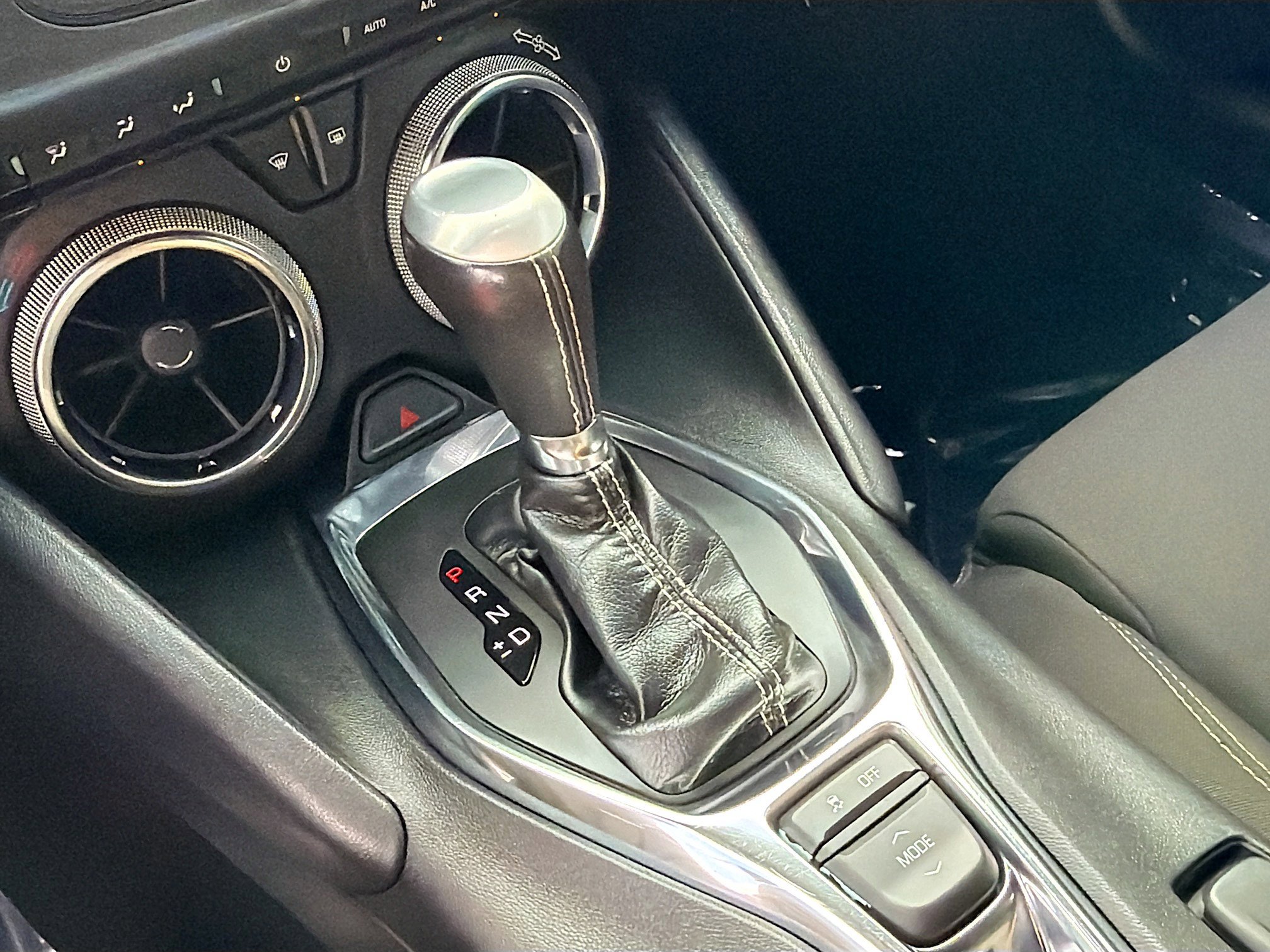 Used 2020 Chevrolet Camaro LT image 27