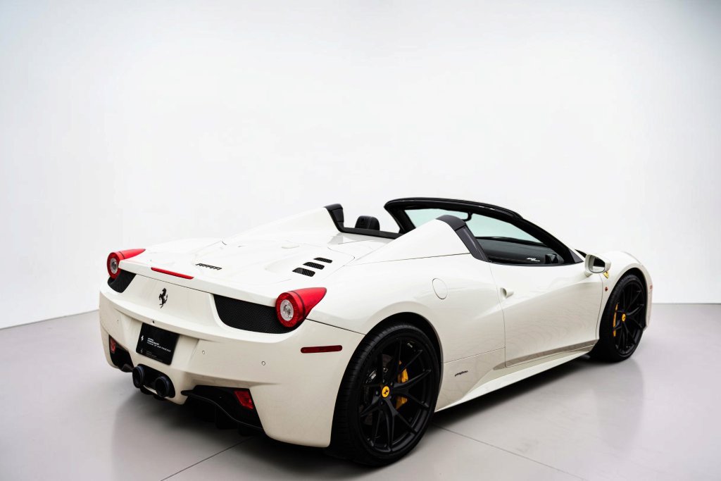 Used 2014 Ferrari 458 Spider RWD image 2