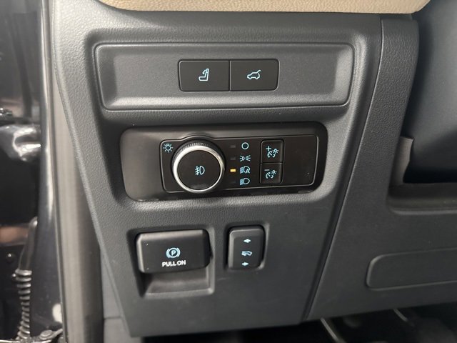 Used 2023 Ford Expedition Max Limited image 11