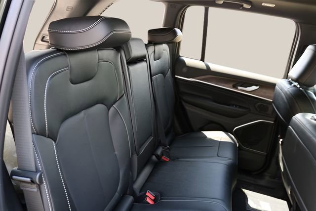 New 2026 Jeep Grand Cherokee Limited Reserve image 18