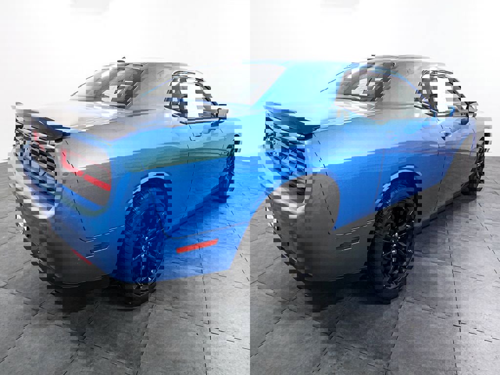 Used 2018 Dodge Challenger R/T w/ Blacktop Package image 6