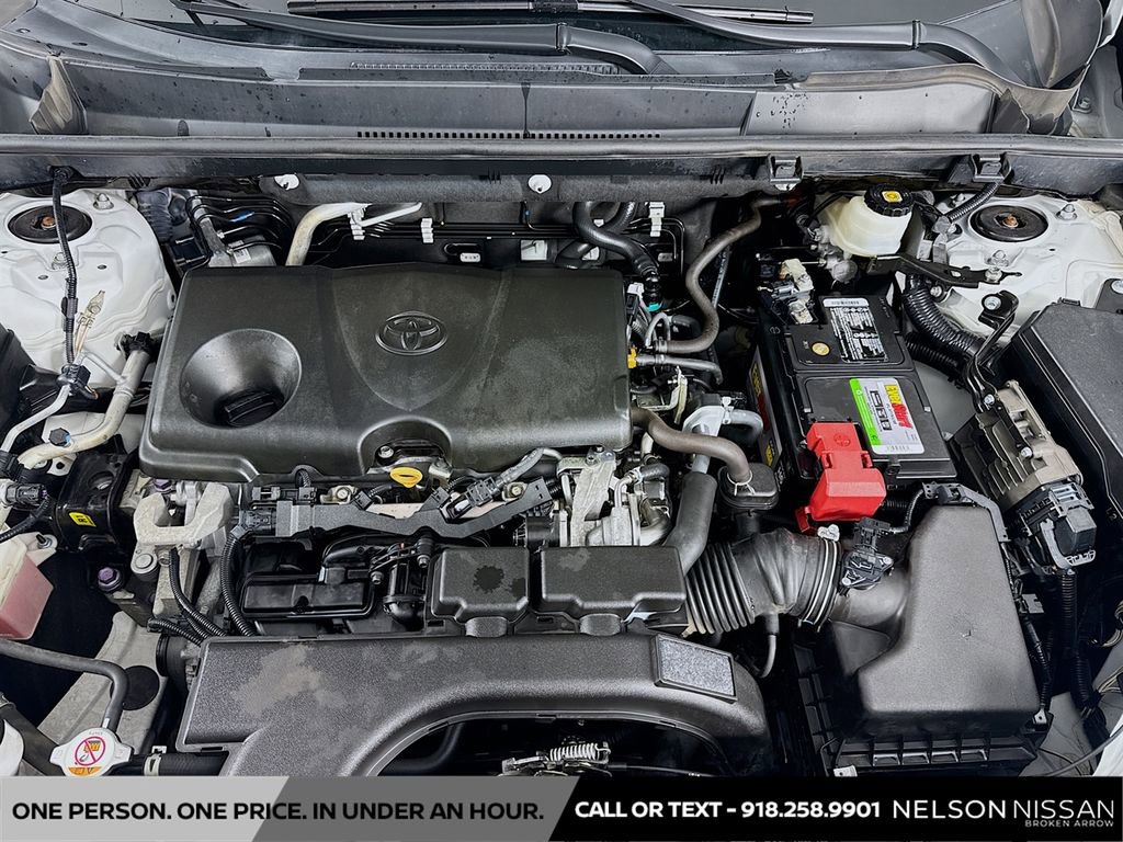 Used 2020 Toyota RAV4 XLE Premium image 29