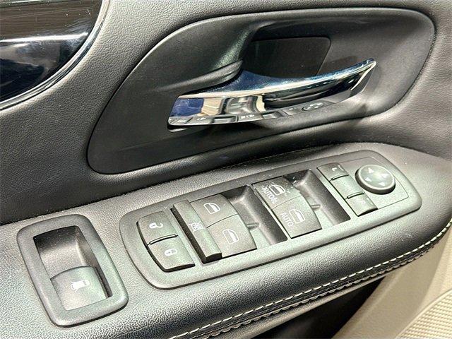 Used 2016 Dodge Grand Caravan SE image 18
