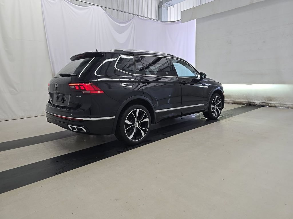 Used 2023 Volkswagen Tiguan SEL R-Line AWD/4WD image 4