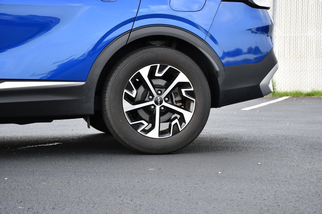 Used 2023 Kia Sportage EX FWD image 11