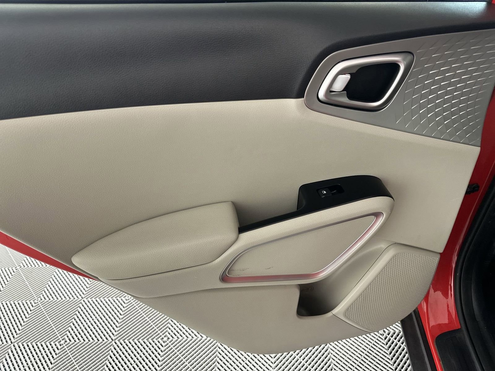 Used 2020 Kia Soul LX FWD image 30