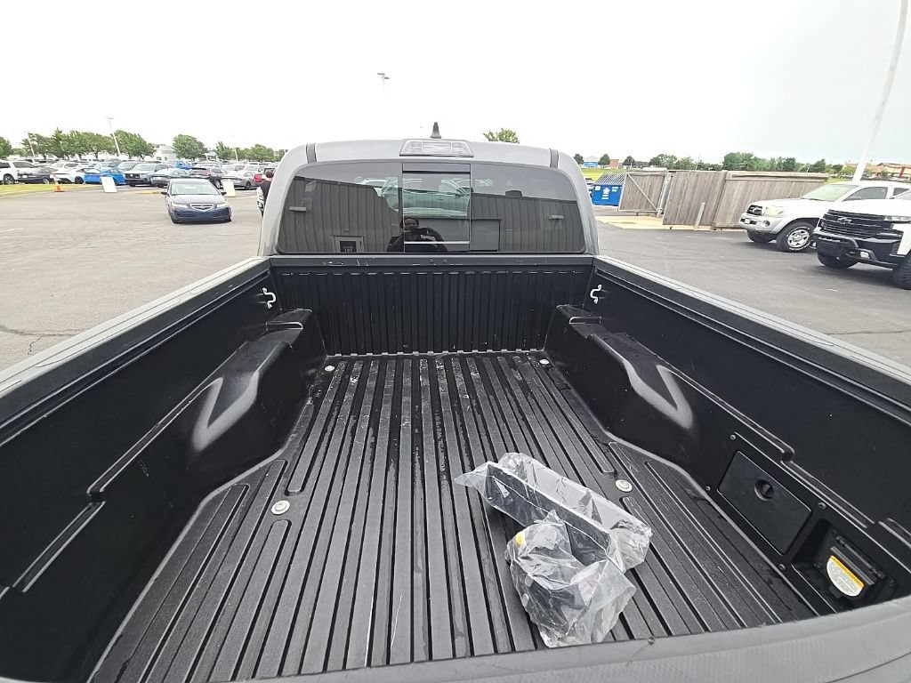 Used 2021 Toyota Tacoma TRD Sport AWD/4WD image 10