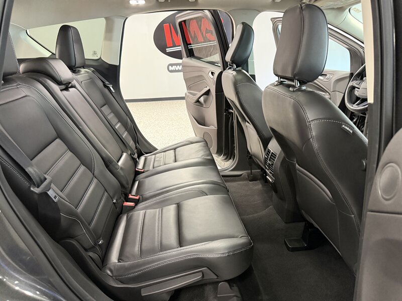 Used 2019 Ford Escape Titanium AWD/4WD image 24