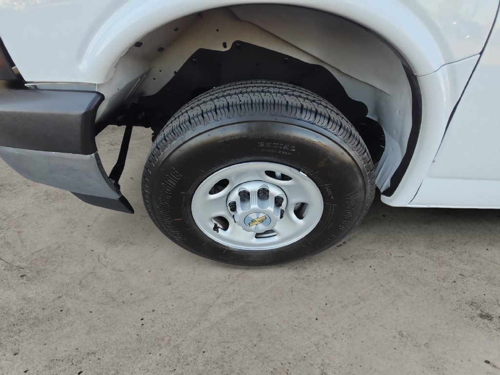Used 2025 Chevrolet Express 2500 w/ Driver Convenience Package RWD image 13