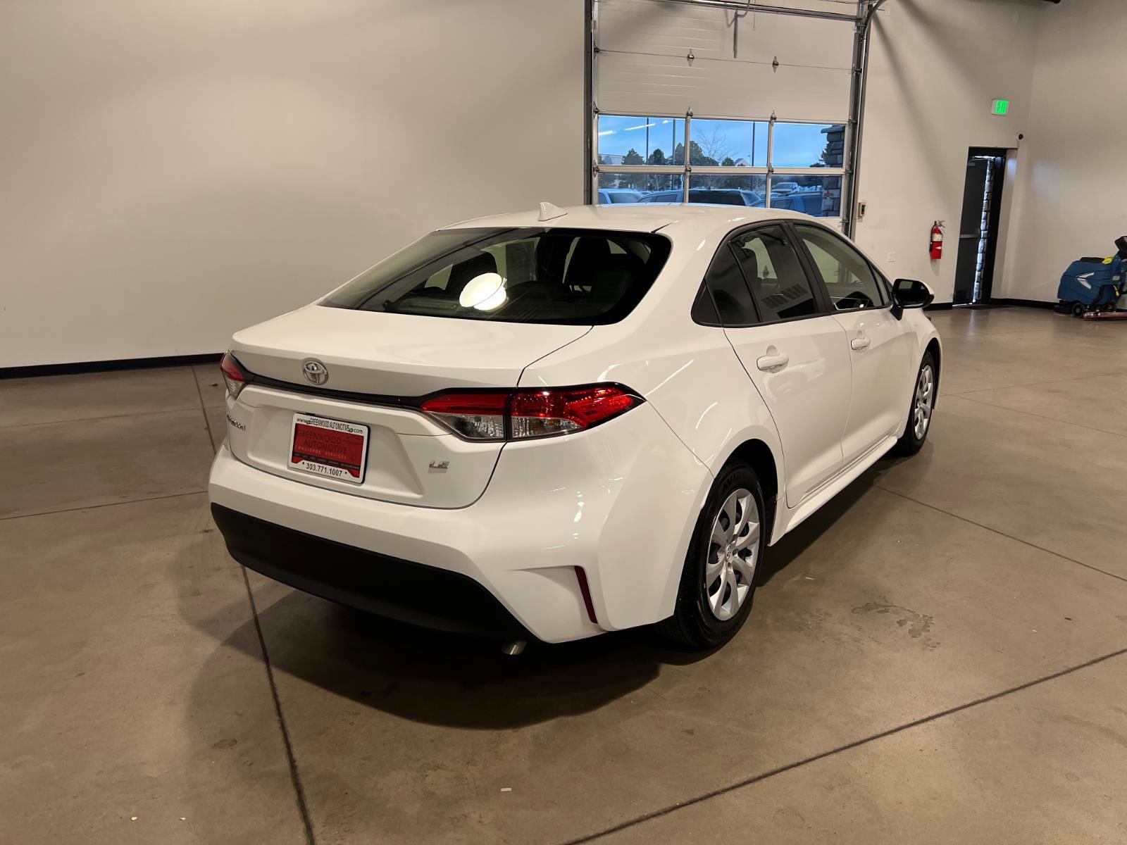 Used 2023 Toyota Corolla LE image 3