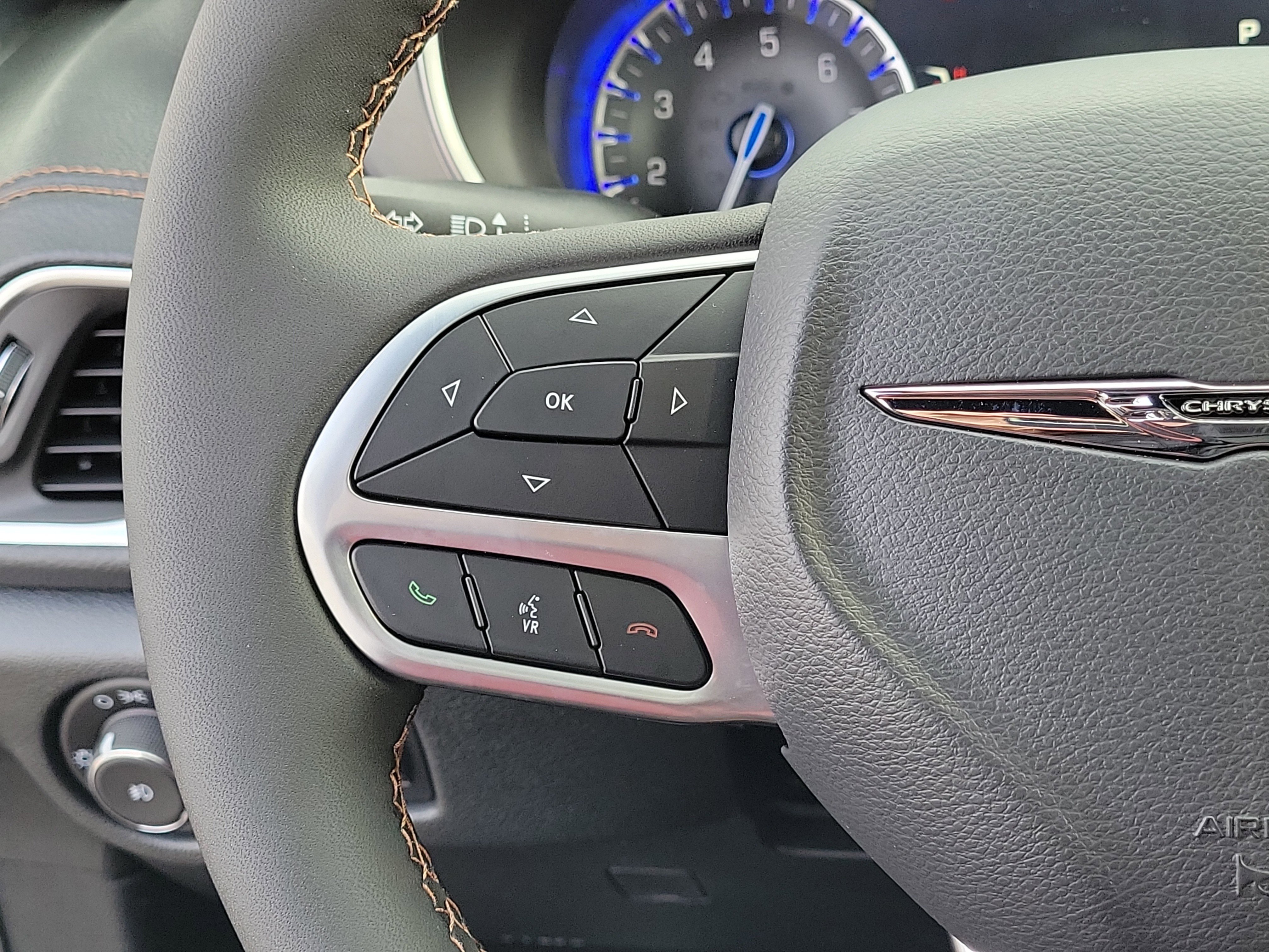 New 2026 Chrysler Pacifica Pinnacle image 25