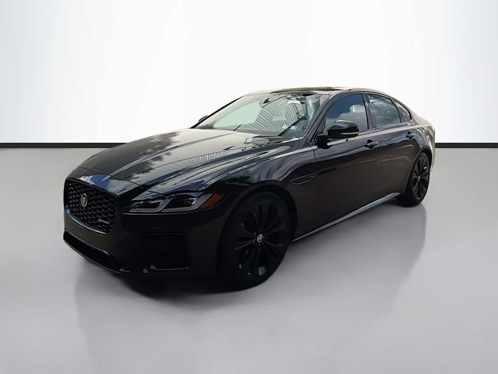 Certified 2023 Jaguar XF R-Dynamic SE AWD/4WD image 1
