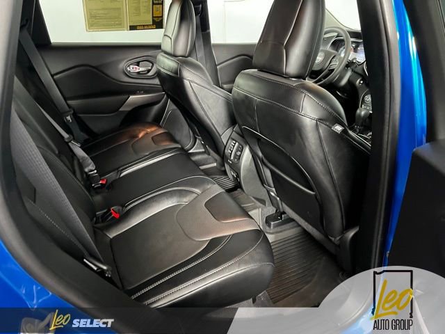 Used 2022 Jeep Cherokee Latitude Lux w/ Sun & Sound Group AWD/4WD image 24