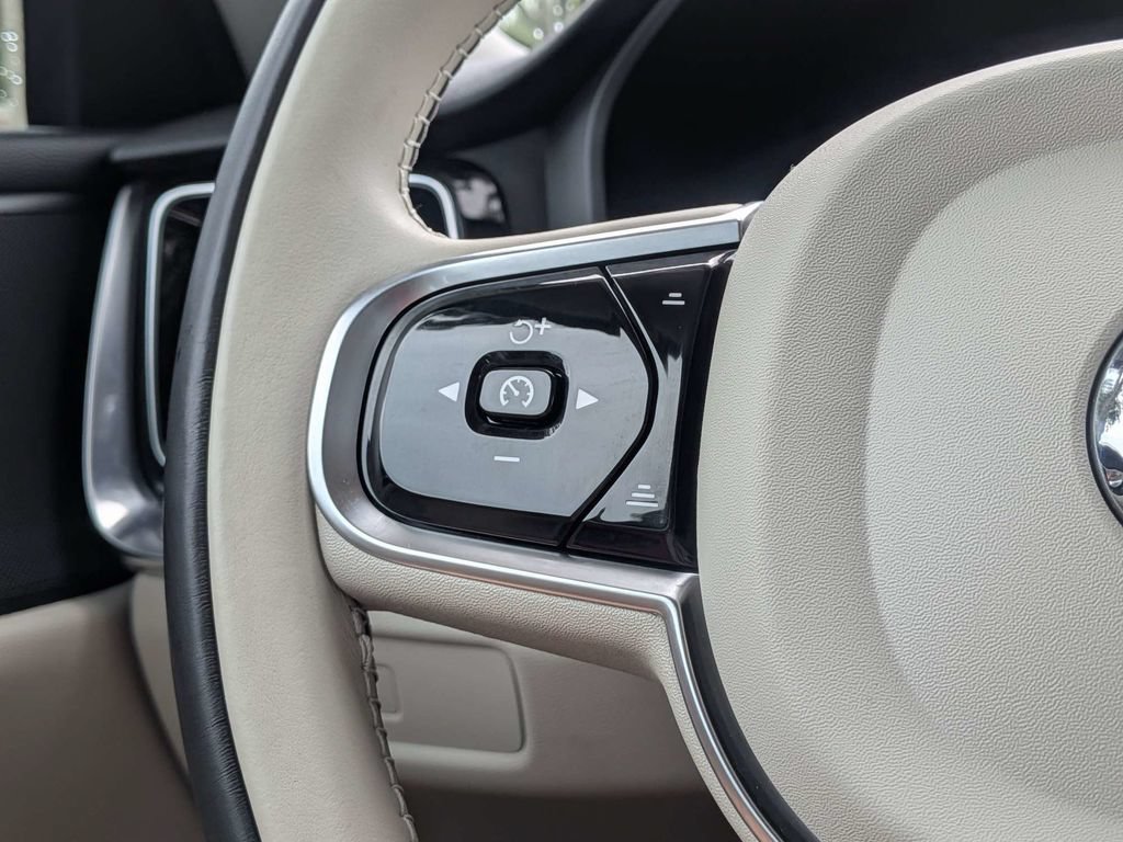 Certified 2024 Volvo S60 B5 Plus w/ Climate Package FWD image 32