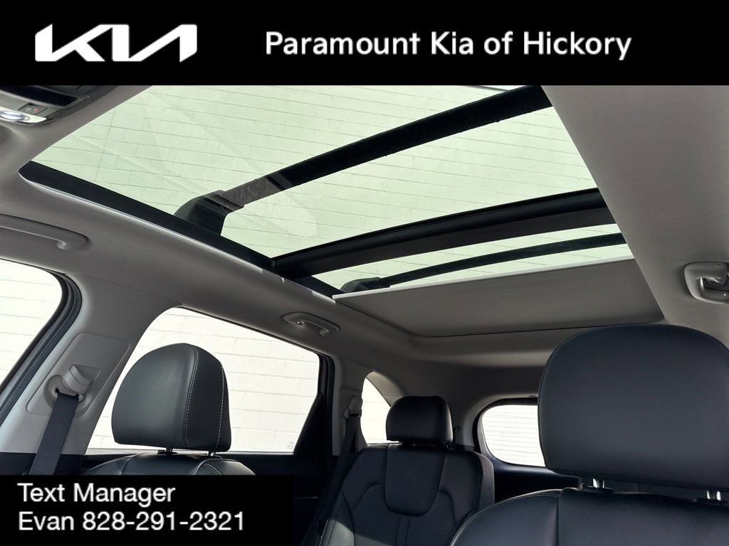 Used 2023 Kia Sorento EX w/ Panoramic Sunroof Package image 35