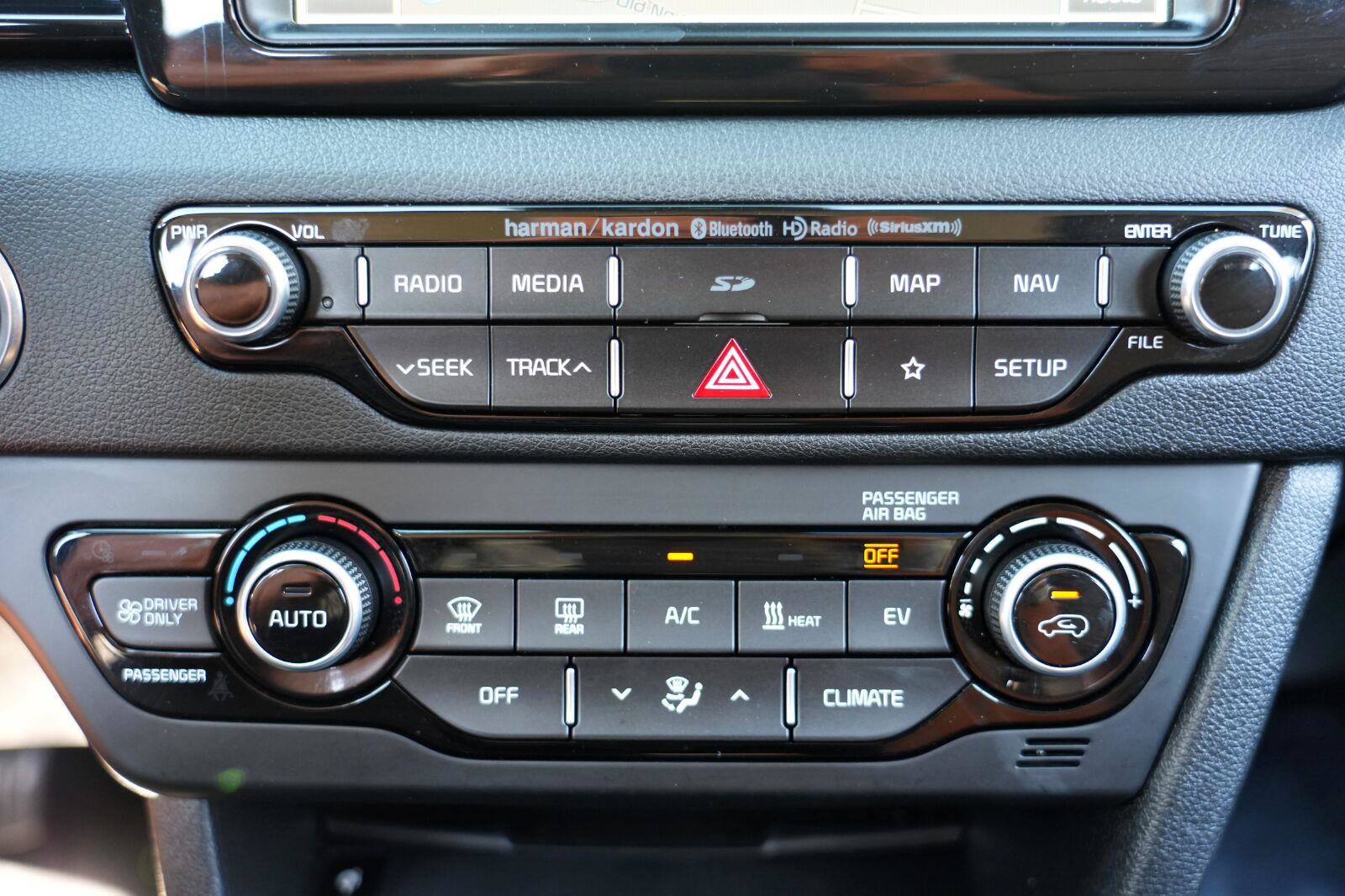 Used 2019 Kia Niro EX Premium FWD image 32