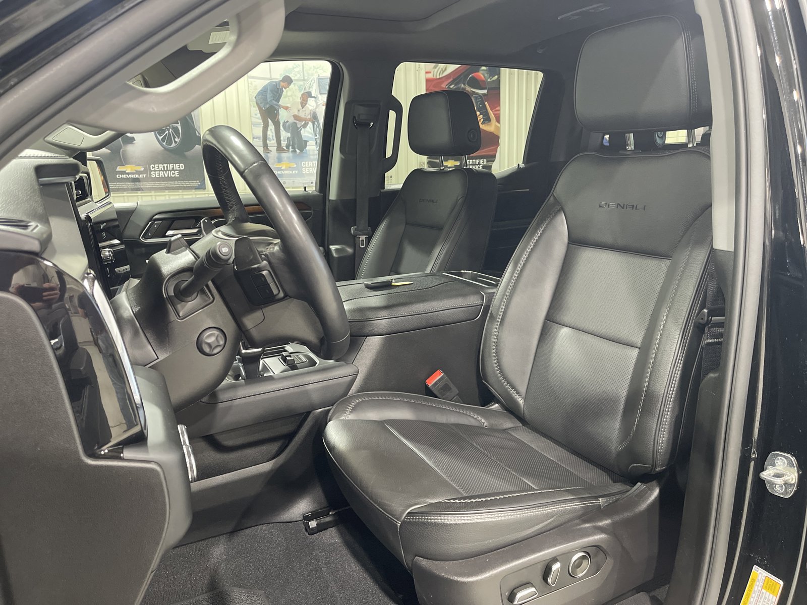 Used 2024 GMC Sierra 1500 Denali w/ Technology Package AWD/4WD image 22