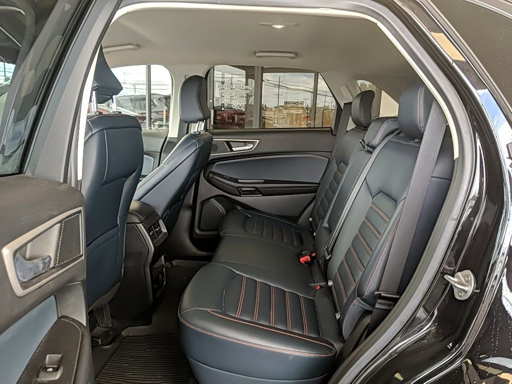 Used 2023 Ford Edge SEL w/ Sport Appearance Package AWD/4WD image 12