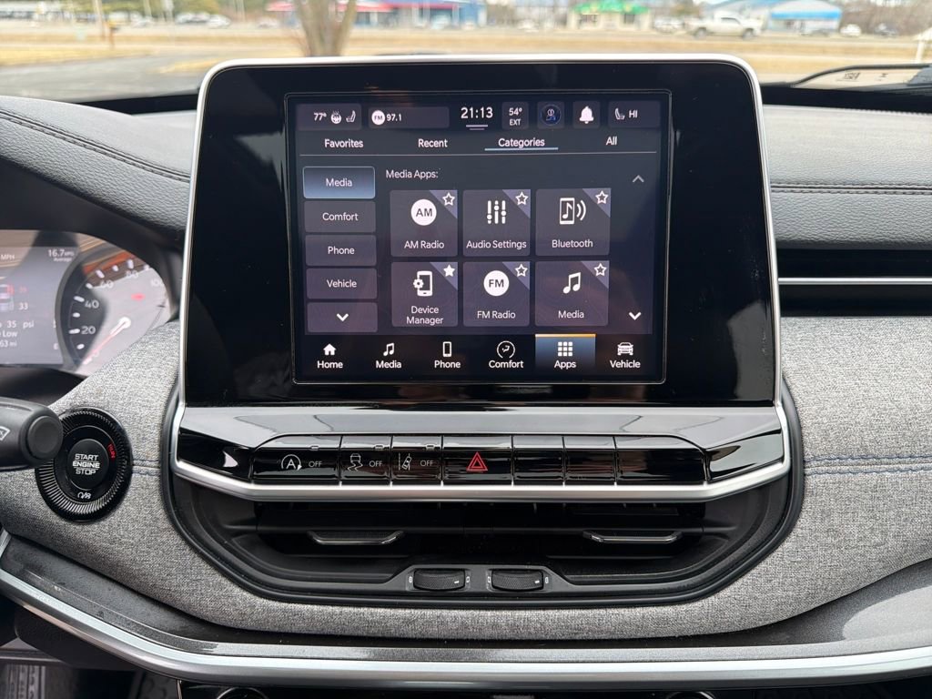 Used 2025 Jeep Compass Latitude w/ Sun & Sound Group image 33