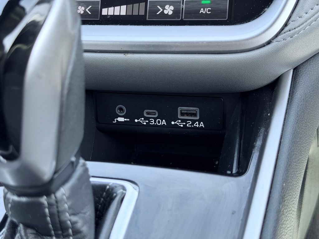 Used 2023 Subaru Outback Premium AWD/4WD image 35