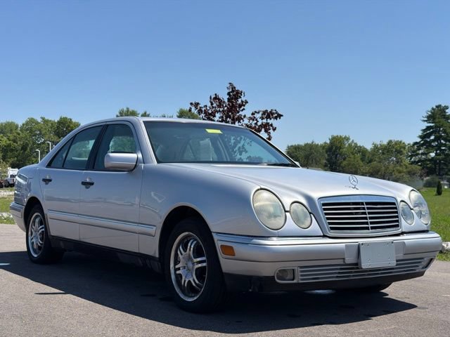 Used 1999 Mercedes-Benz E 320 4MATIC Sedan 360° Tour