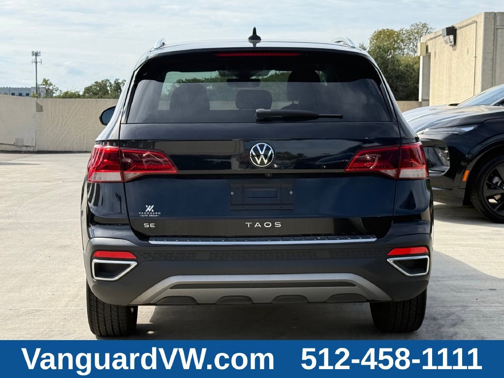 Used 2022 Volkswagen Taos SE w/ Driver Assistance Package FWD image 6