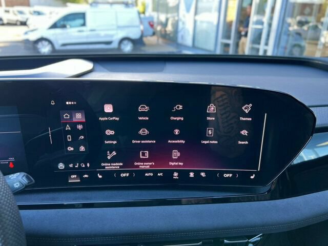 Used 2025 Audi SQ6 e-tron Premium Plus w/ Premium Plus AWD/4WD image 25