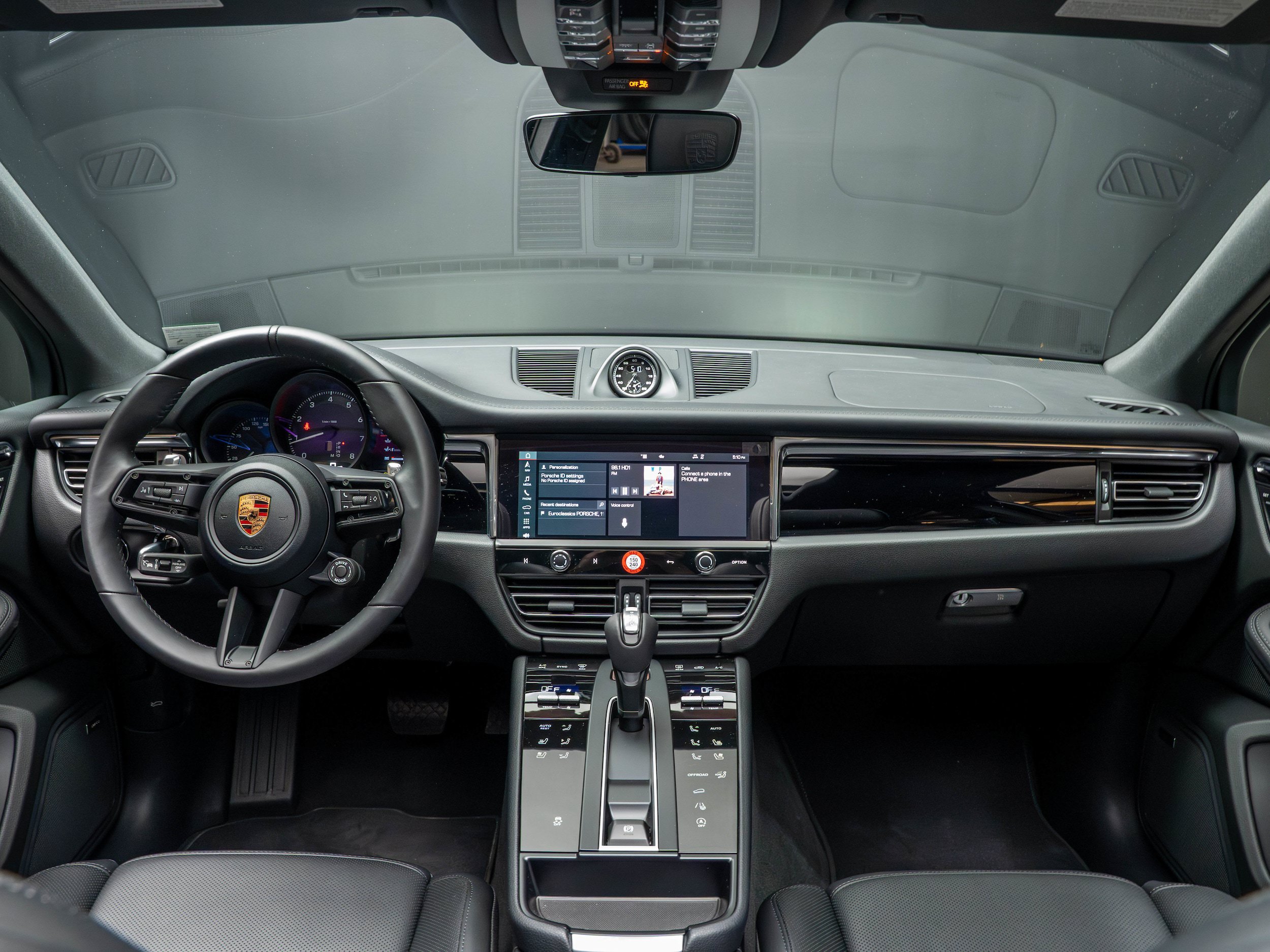 Certified 2026 Porsche Macan AWD/4WD image 27