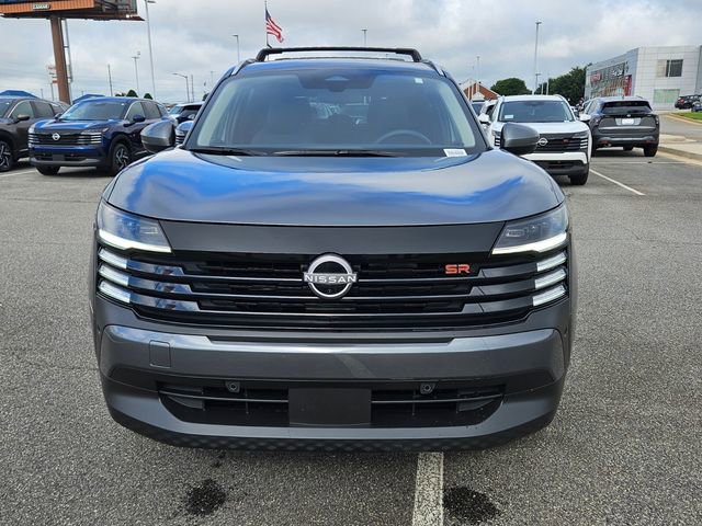 Used 2025 Nissan Kicks SR image 2