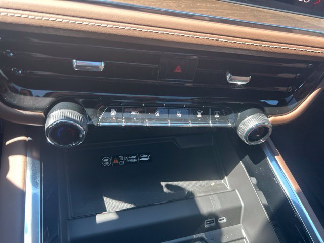 New 2026 Chevrolet Suburban High Country AWD/4WD image 35