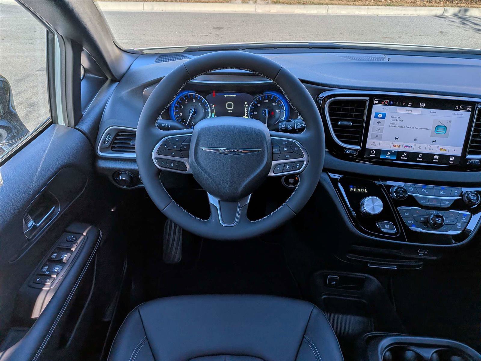 New 2026 Chrysler Voyager LX image 17