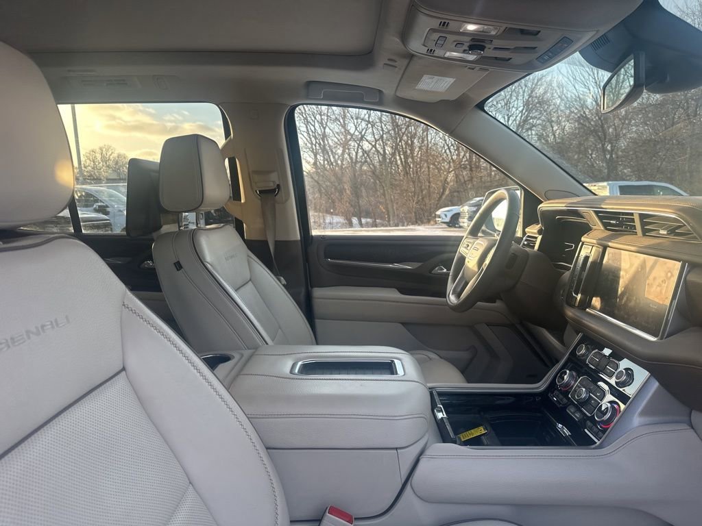 Used 2023 GMC Yukon Denali image 14