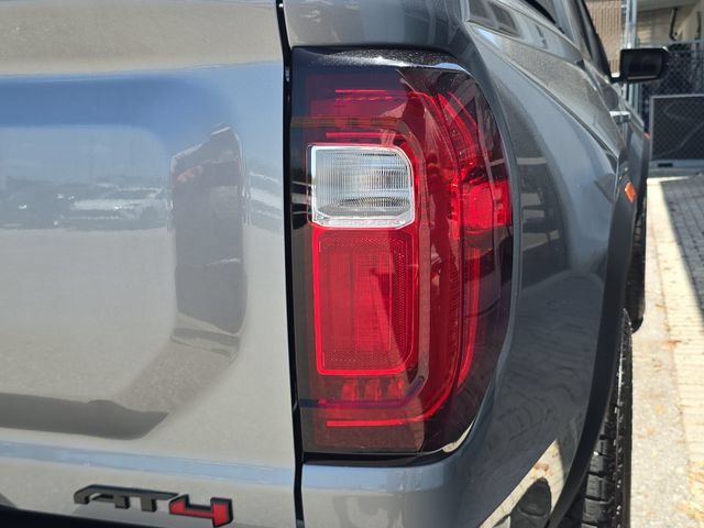 Certified 2025 GMC Canyon AT4 w/ Nightfall Edition AWD/4WD image 8