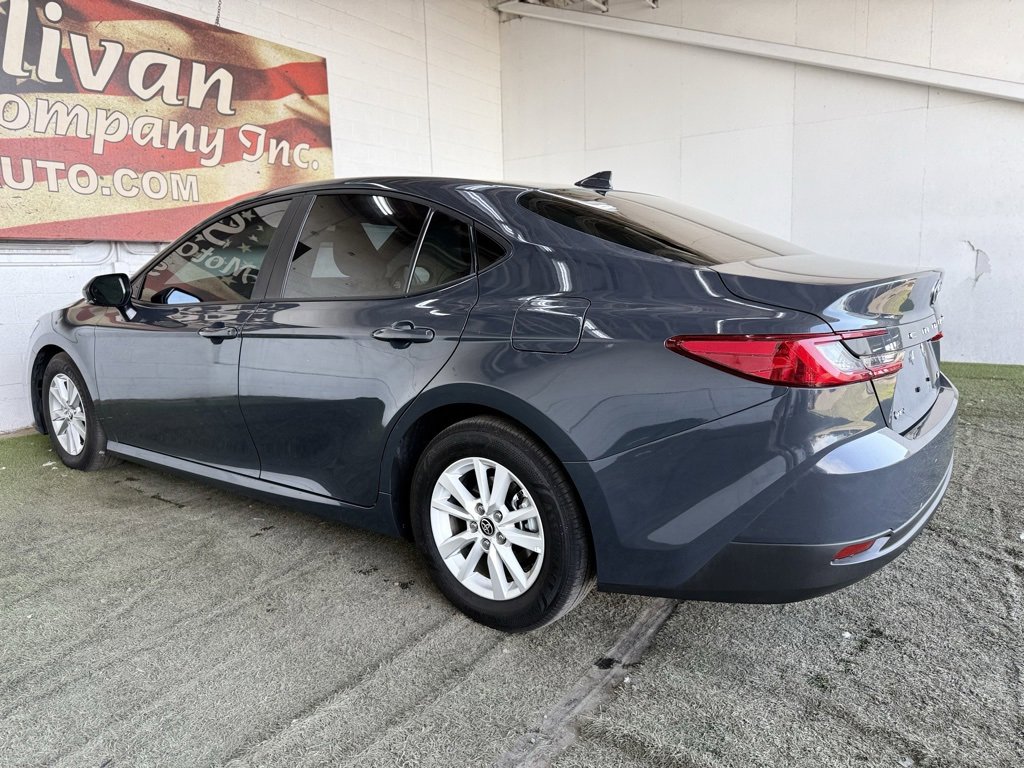 Used 2025 Toyota Camry LE image 11