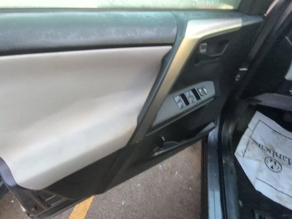 Used 2014 Toyota RAV4 LE image 8