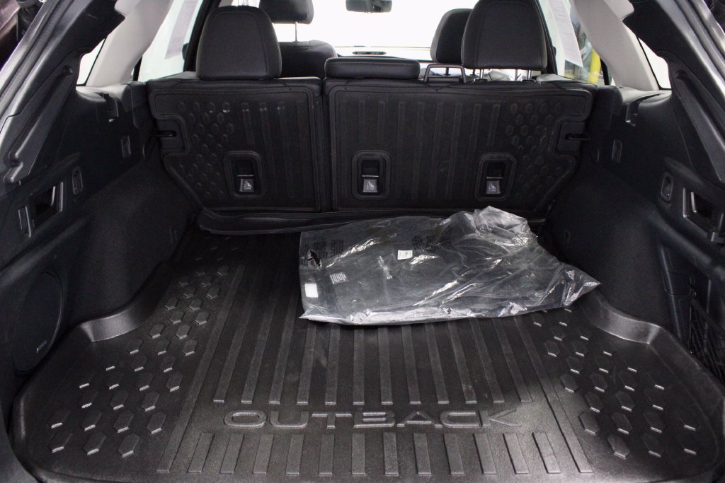 Used 2023 Subaru Outback Touring AWD/4WD image 15