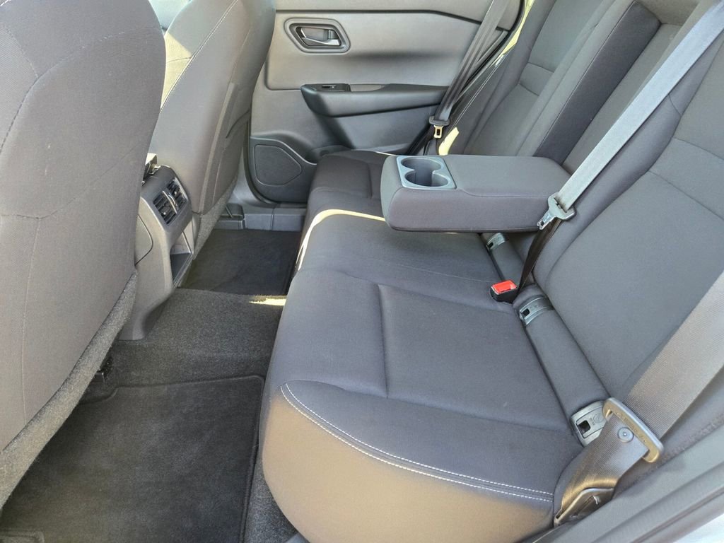 Used 2024 Nissan Rogue S image 12