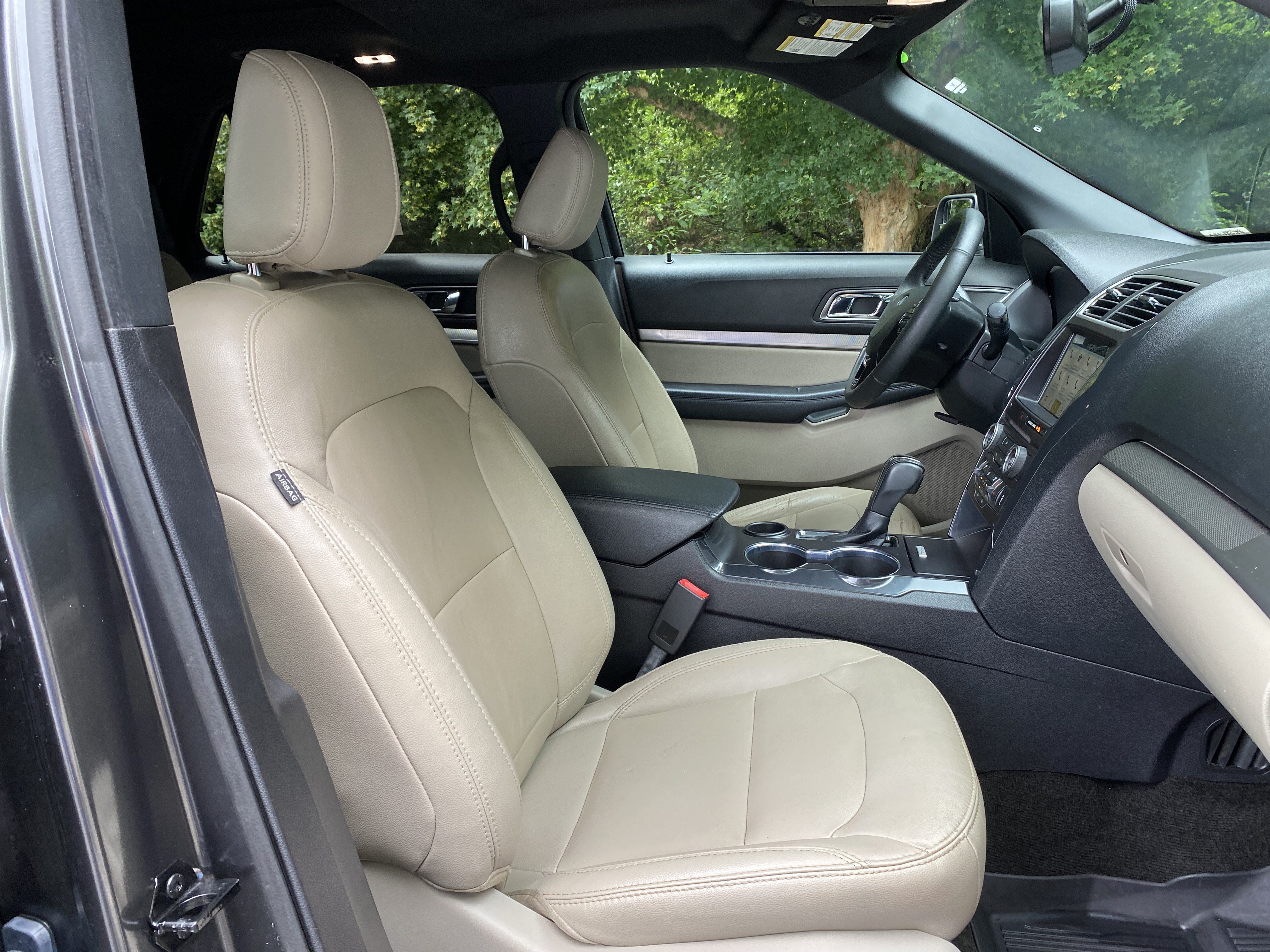 Used 2018 Ford Explorer XLT w/ Equipment Group 202A FWD image 34
